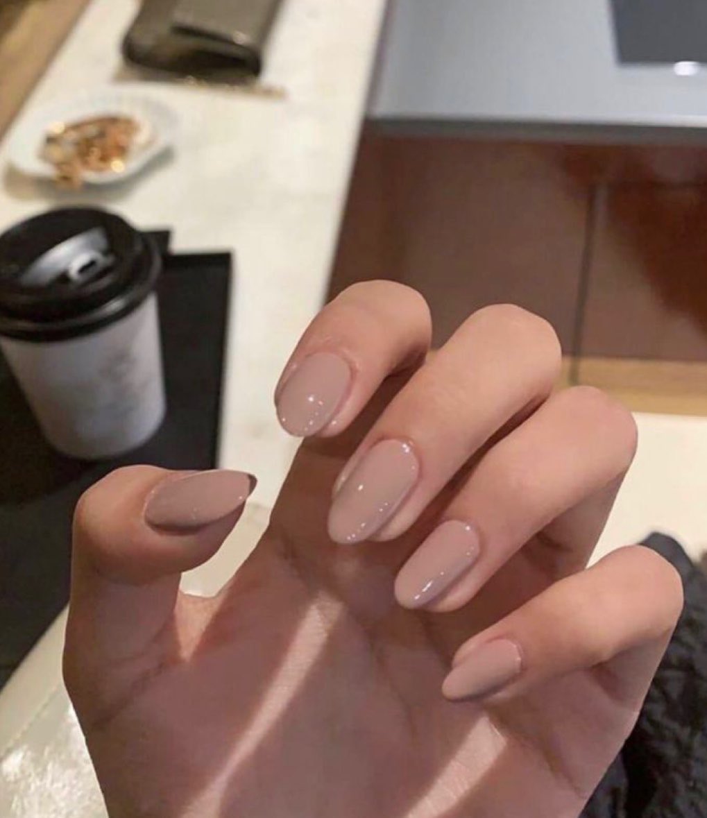 7hnuv's tweet photo. هالون يجننن انيق موتتتت من  ايسي درجة lady like حطيي اكثر من طبقة يعطيك نفس لون اللي بصورة الثانية 🫦🤍🤍🤍🤍 https://t.co/CYjq4S4kTv