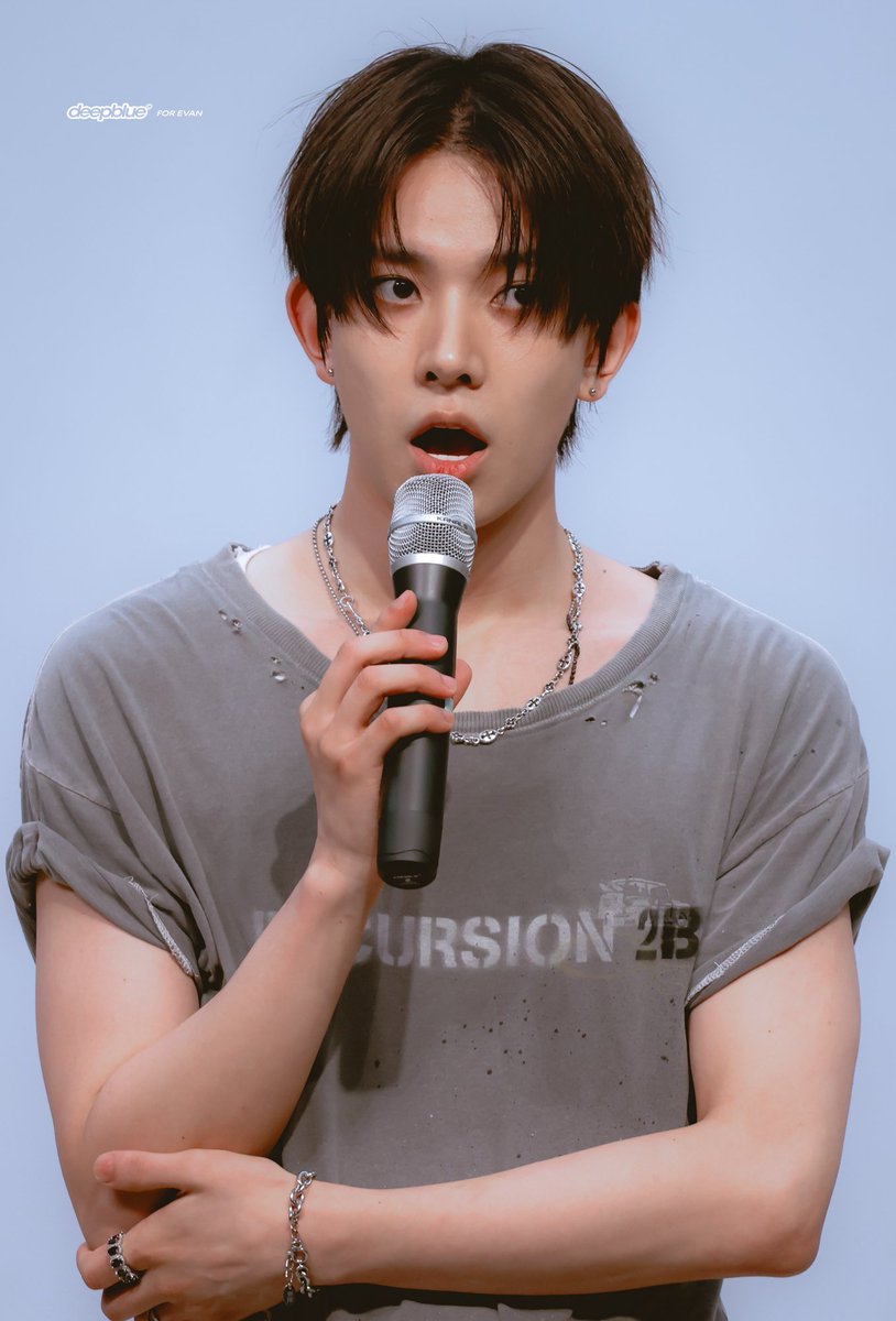 deepblue__hs's tweet photo. 260913
(·•᷄ࡇ•᷅ ) ➡️ (°⌓ °;) ➡️ ( ｰ̀εｰ́ ) ➡️ ( `−ㅿ−´) 

#에반 #EVAN #희승 #HEESEUNG https://t.co/VHokwrJjnt