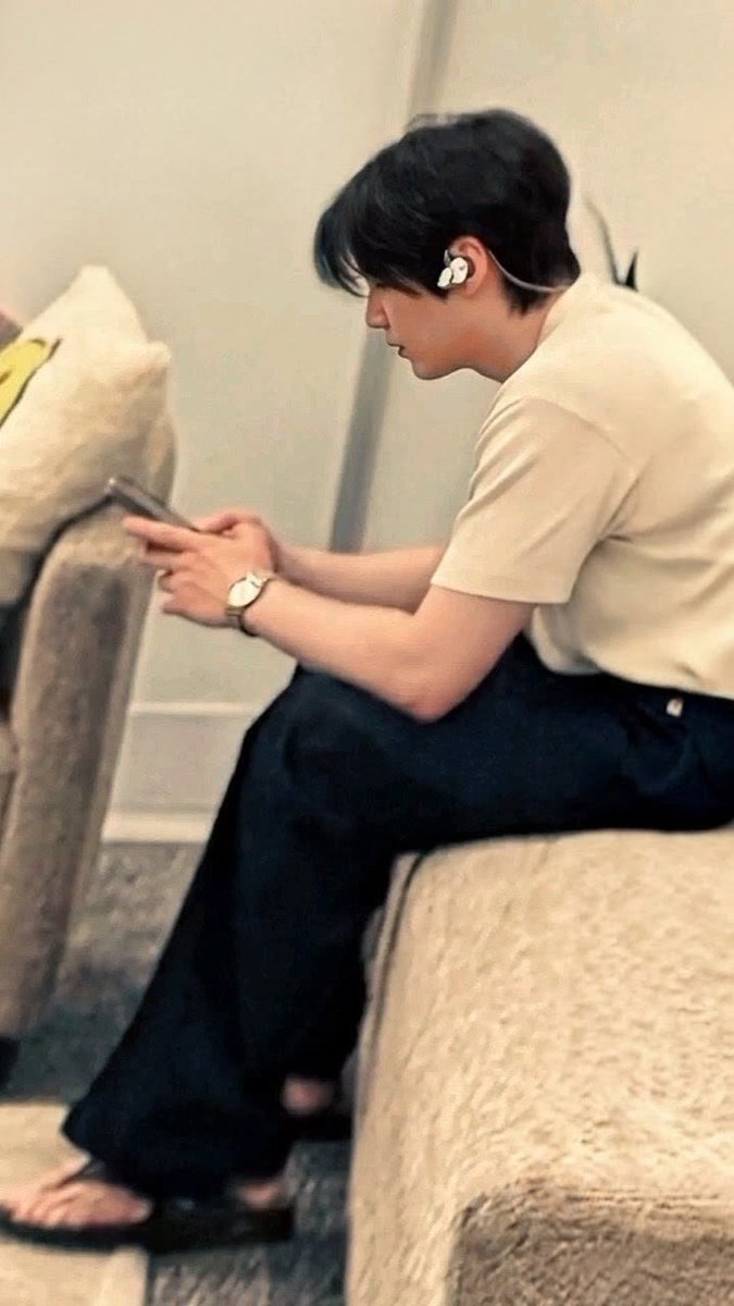 sugaofbtsa's tweet photo. #SUGA https://t.co/9WOKkvV759