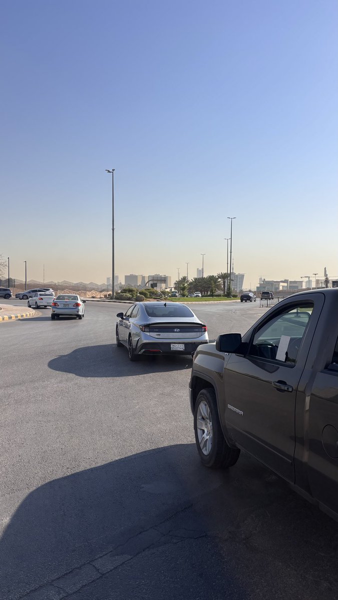 AGNwithnight's tweet photo. امحق صباح حادثين بنفس اليوم و ب موترين وكلها صادم سوناتا لو معي موتر ثالث بصدمبه يمكن😃 https://t.co/afw5P2KAmJ