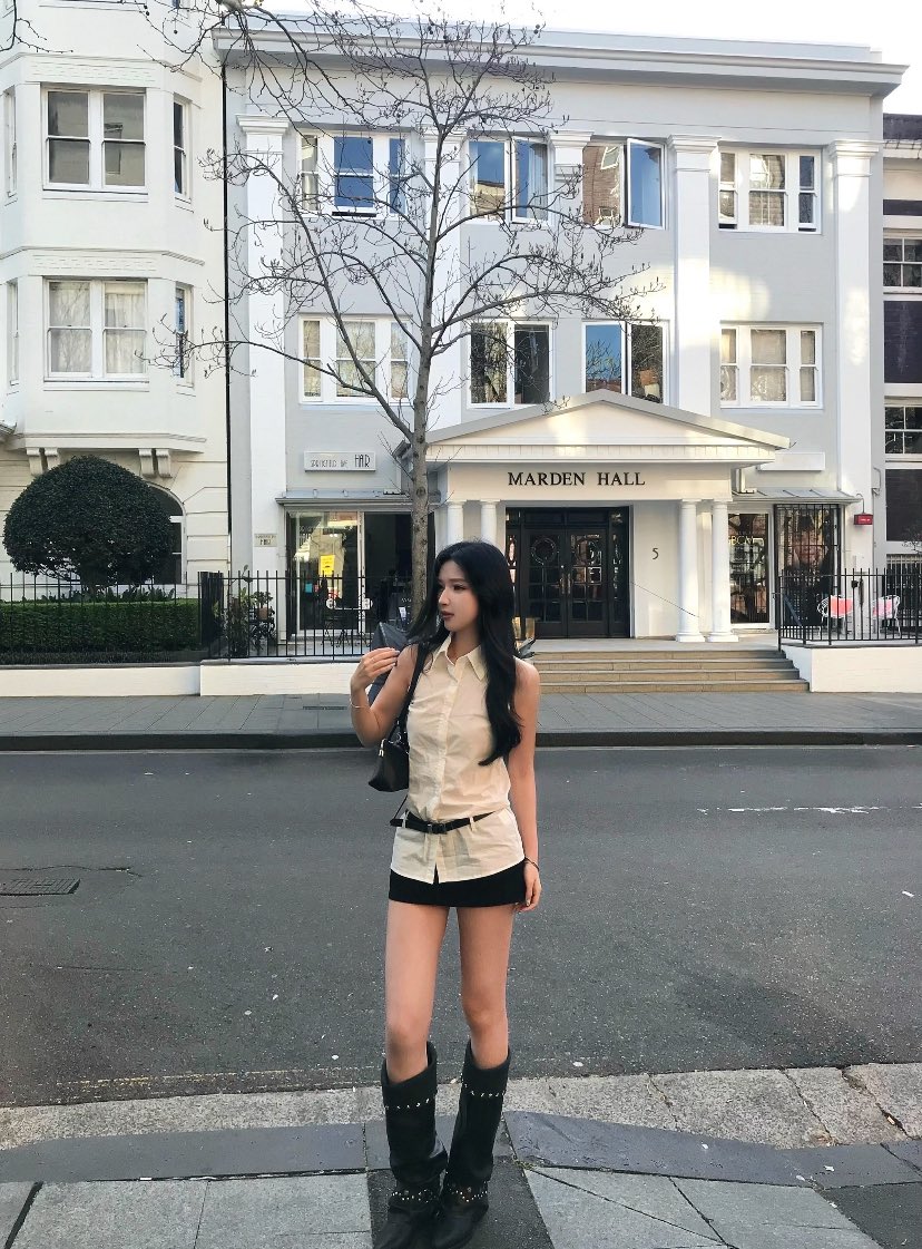 ElaJanie's tweet photo. 伦敦未必有悉尼忧郁.🤨#悉尼 #Sydney #留学生 https://t.co/TMgmE10k5e