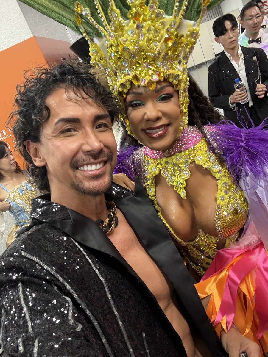 LeaoYohji's tweet photo. I’m so happy and feeling blessed to be here again 🙏🏽🙏🏽 今年もこのステージに立つ事が出来て本当に幸せです!!!! 🥰🥰Sou muito grato por ter essa oportunidade, dançando nesse palco tão sagrado!!
#dancerlife #showmustgoon #yokohamaarena
#中島洋二 https://t.co/g45RDw5990