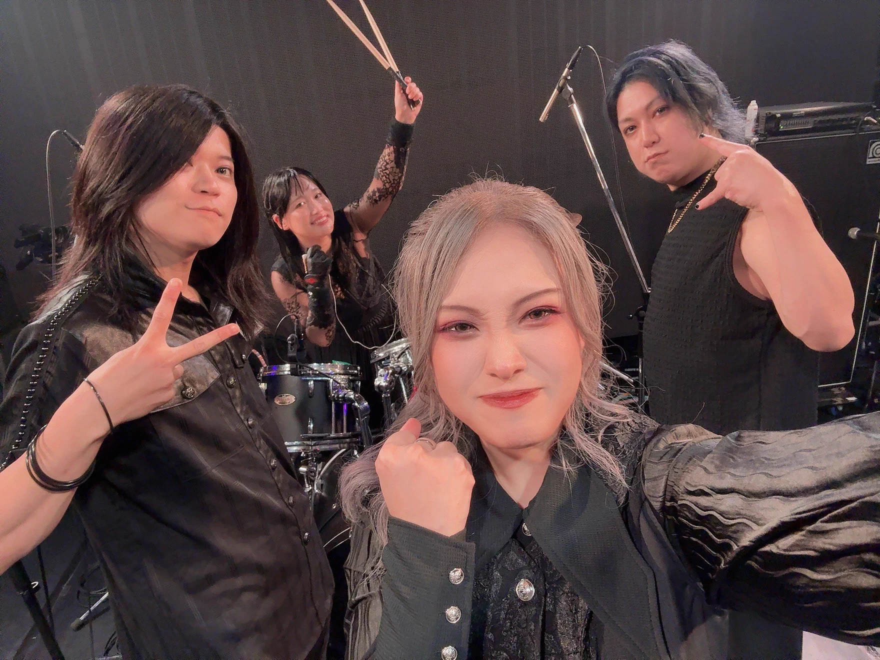 QUEEN RABBIT (@Q_R_OFFICIAL) / X