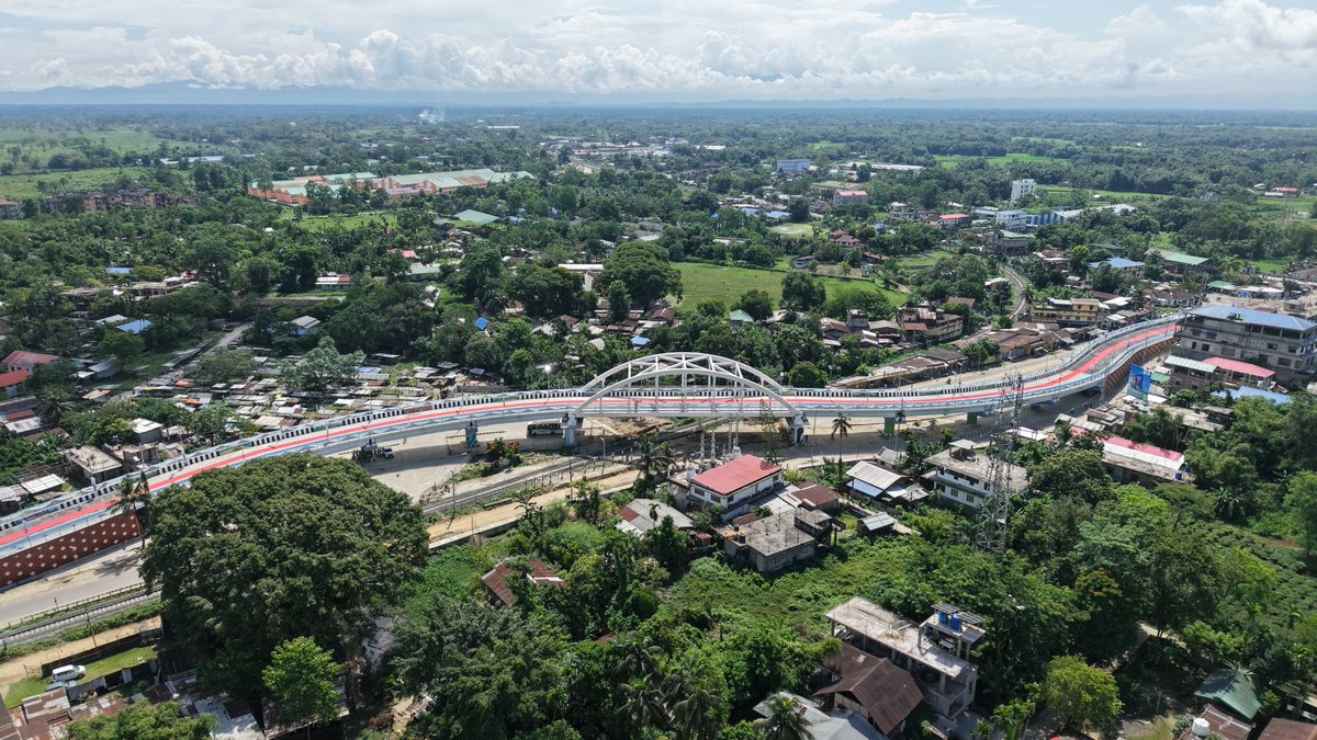 himantabiswa's tweet photo. People often ask me why Assam is obsessively building bridges in its cities, towns and villages.

It's because for decades we lagged behind in connectivity and fruits of development could not reach the people. 

We are duty bound to reverse this and make connectivity the foundation of the next phase of our growth journey, where unhindered movement becomes the norm rather than an exception.

Today, furthering this mission I dedicated a Railway Overbridge in Cinnamara, Jorhat which will clear this choke point in the historic town and is part of our Statewide efforts to make railway crossings traffic free.