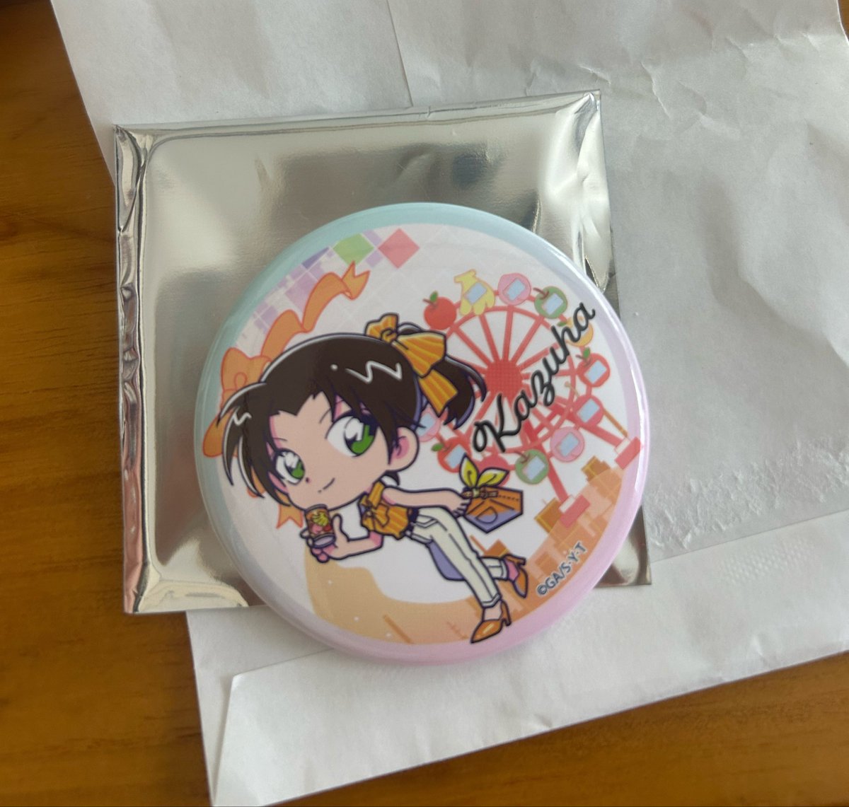 Hikari_dc_k's tweet photo. 全然別件でハルカス行ったらコナプラやってるの思い出して行ってきた
関西デフォ可愛すぎて缶バ1個だけ買ったら和葉で神 https://t.co/xHEk6SBq6b