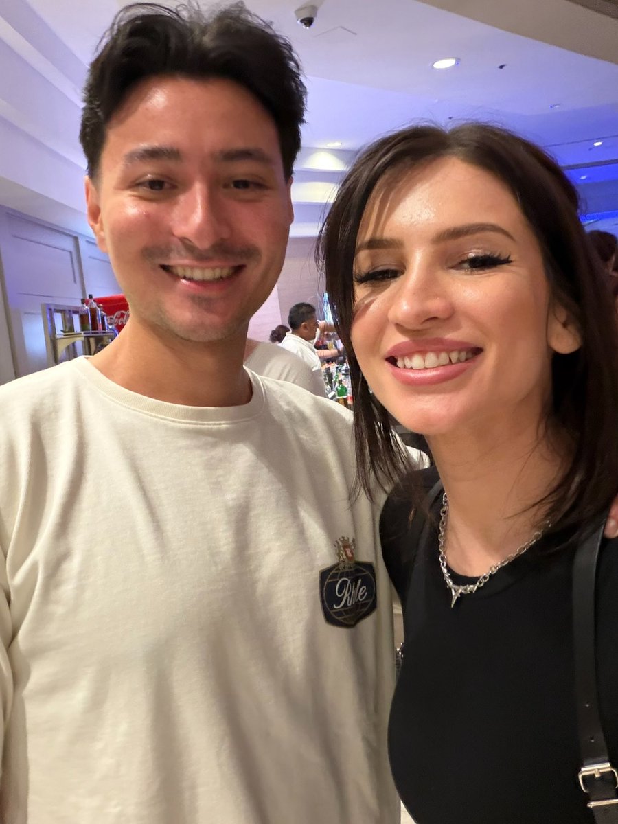 notfandy's tweet photo. Chat we found him https://t.co/vRiSkbenOl