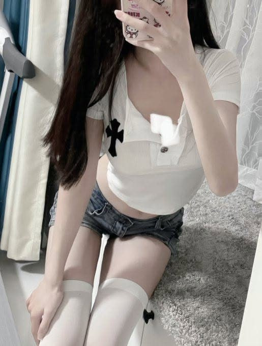 ly3qn2's tweet photo. 我認真問 男生真的會偷偷喜歡那種看起來很乖的女生嗎？ https://t.co/T6CIyS5HrH