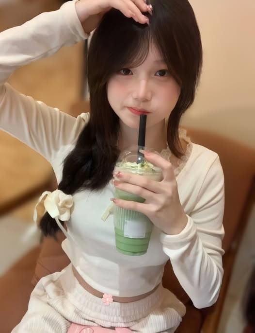 ly3qn2's tweet photo. 太可惡了
講好的時間，卻玩消失
現在只剩我一個人孤零零的在外面
還那麼冷 真的太傷心 https://t.co/BkBvdlBJbd