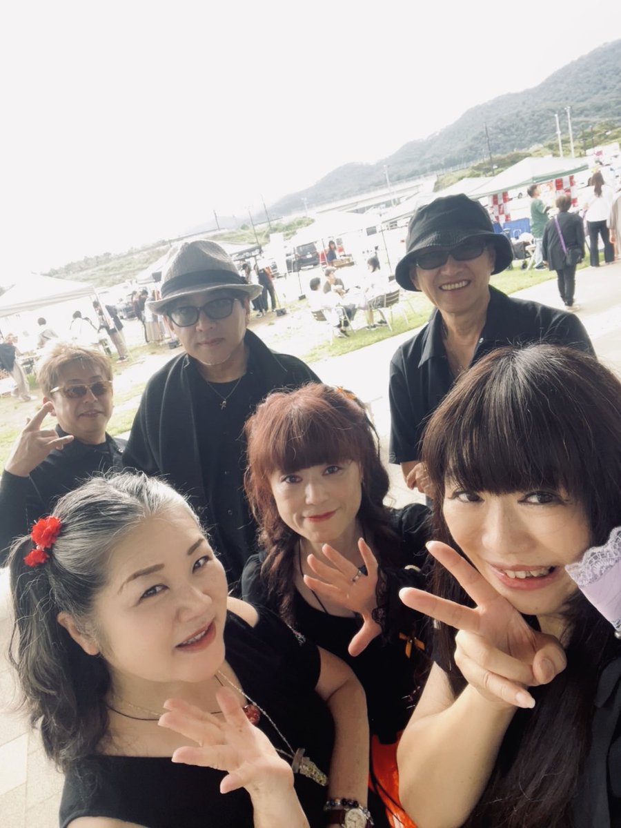 Kazz81131646's tweet photo. 今日は道の駅ふくしま
Garden place festa
#NightPirates
アコースティックver.
楽しく演って来ました。
皆様、ありがとうございました☆

今夜、18時ON AIR
#おでましナイトパイレーツ
再放送〜です。
聞いてください！
#FMPOCO
#サイマルラジオ
https://t.co/s76wKnZhpk
どうぞ聴いてください。 https://t.co/X5ekMKcDat