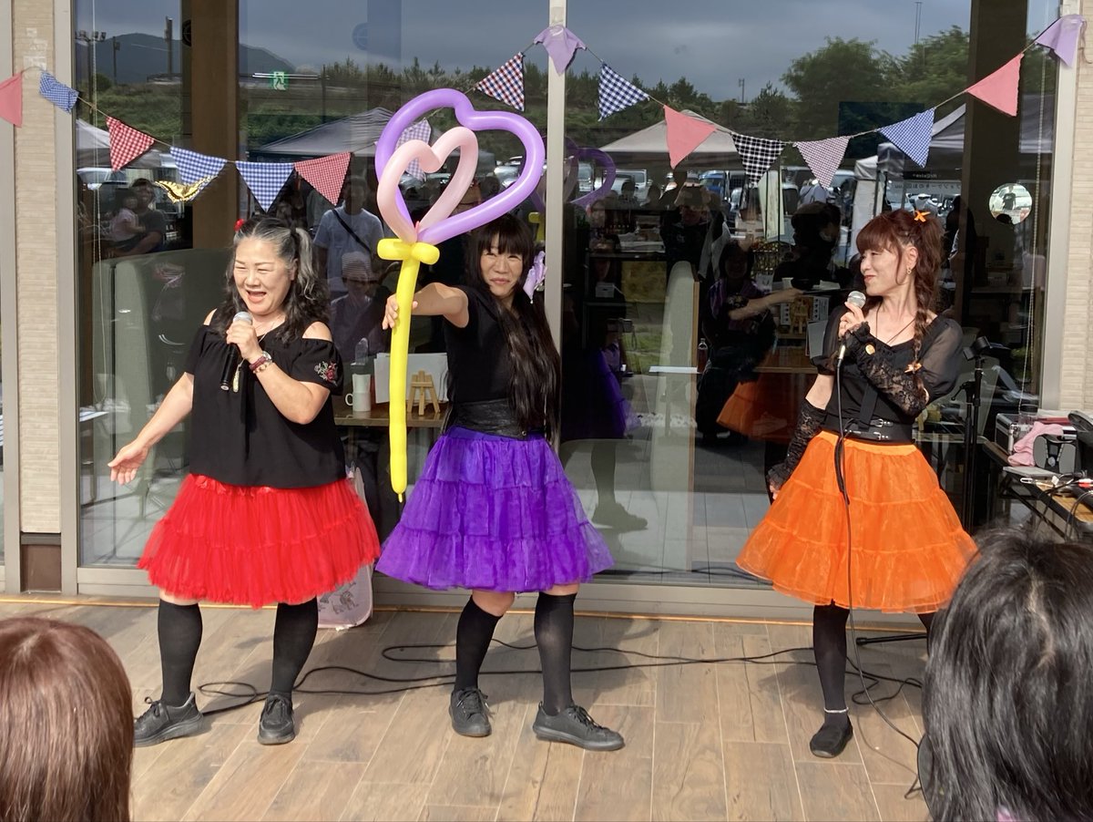 Kazz81131646's tweet photo. 今日は道の駅ふくしま
Garden place festa
#NightPirates
アコースティックver.
楽しく演って来ました。
皆様、ありがとうございました☆

今夜、18時ON AIR
#おでましナイトパイレーツ
再放送〜です。
聞いてください！
#FMPOCO
#サイマルラジオ
https://t.co/s76wKnZhpk
どうぞ聴いてください。 https://t.co/X5ekMKcDat