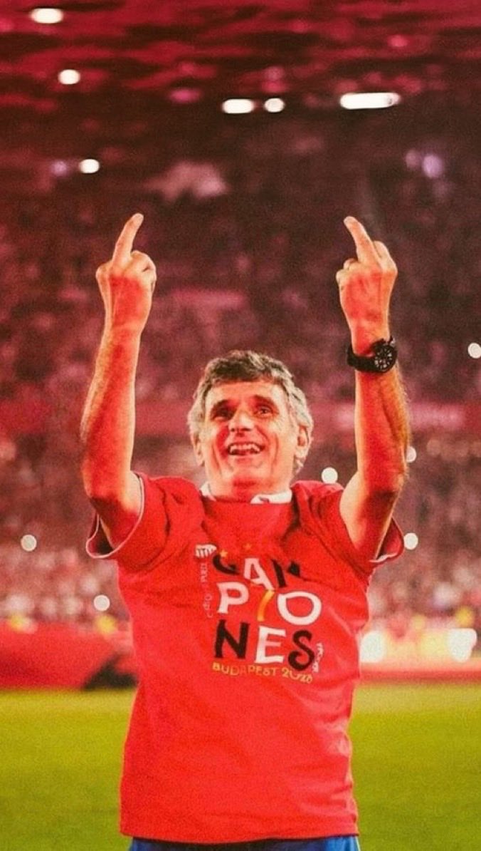 EimaiRobot's tweet photo. @olympiacosfc ΣΤΟΝ ΠΑΤΟ ΣΟΥ ΧΟΝΤΡΕ https://t.co/VhmcD6Q9l8
