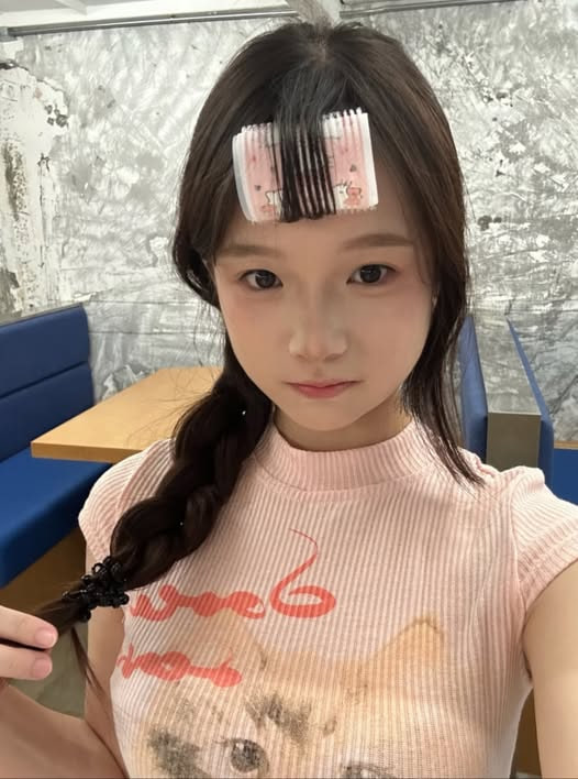 ly3qn2's tweet photo. 有我這樣的女友  你幾點回家？ https://t.co/uODTbnDrhL