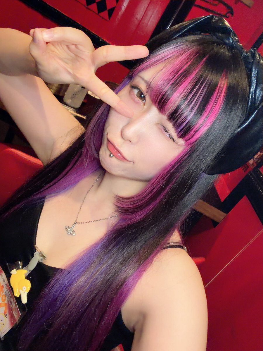 Koduck_158's tweet photo. 焼肉とバニーガール 難波店🍖🐰
@yakinikubunnynb @yakinikubunny01 
今日います❕17時から！！！

ご来店ご予約お待ちしてます🌟

 https://t.co/yNTR9xzcB0 https://t.co/8tNY23ihIW