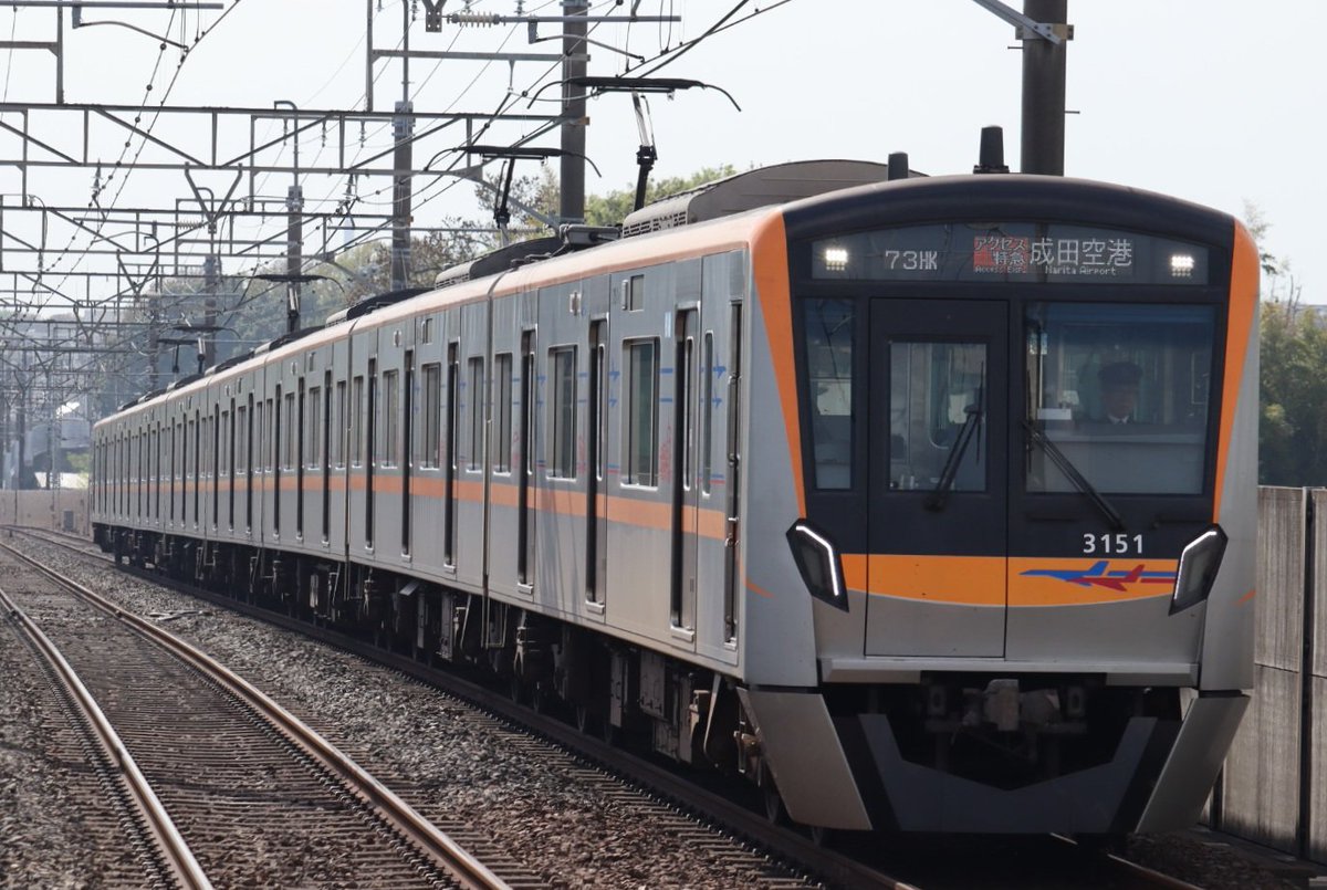 6pz0pc's tweet photo. 定期鉄のいいところ
➀期間限定の仕様(ヘッドマーク等)
➁偶然に遭遇する回送・試運転
➂まれに起きる代走
➃ライトが壊れる
　いつか廃車になる

※写真は過去のものです。 https://t.co/G4QWO19yKn