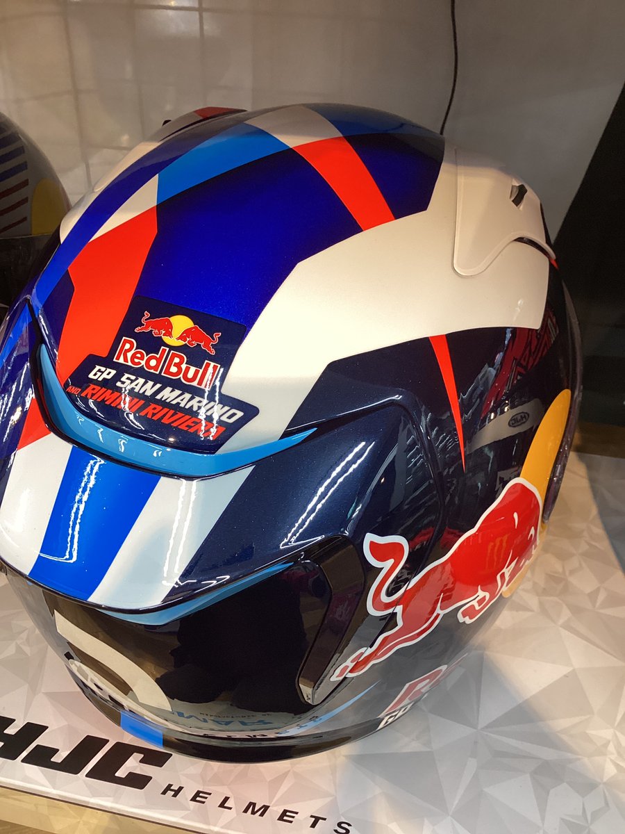 AdachiNaps's tweet photo. 🏆商品紹介🏆
#HJC の「RPHA 12 レッドブル ミサノ GP2(数量限定生産)」はMサイズのみ在庫アリ!
https://t.co/ALsf3BTGS1
#ナップス #バイク https://t.co/8nHWC1Axaa