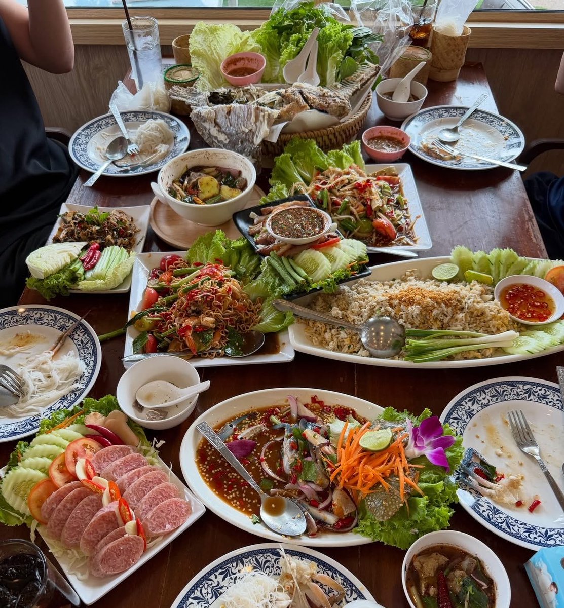 MiwMiwboto's tweet photo. แวะกินข้าว #มข https://t.co/vlEGJDf2It