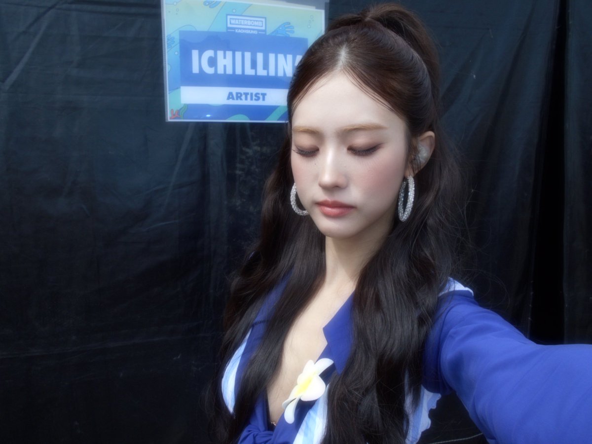 fromjoonie's tweet photo. joonie waterbomb is for the herstory books https://t.co/RA33Uk2HCy
