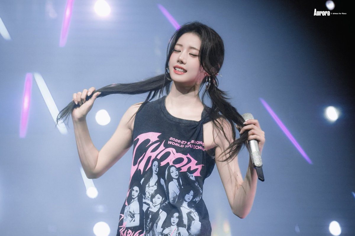 Aurora080814's tweet photo. 260912 

며칠 전 다인이에게 9월 12일에 앤콜 때 양갈래 머리로 해도 될지 편지 썼는데 암튼 2년 투어동안 양갈래 무대 사진 한번도 찍어 본 적이 없어서 조금 아쉬웠어 아직 헤메 정하지 않았다면 이걸 고려해 봐도 좋을 것 같고,,,실제로 보니 정말 잘 어울리더라구 814%맘에드러🥹❤️🫳🏻

#RORA #로라 #BABYMONSTER #베이비몬스터
