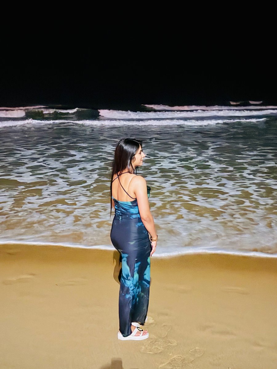 HarperGreepyj's tweet photo. to take acting seriously she should hire a coach. Same with modeling. She keeps tagging VS and mentions manifesting but you have to put in the work too. https://t.co/1GE3TD9m5c