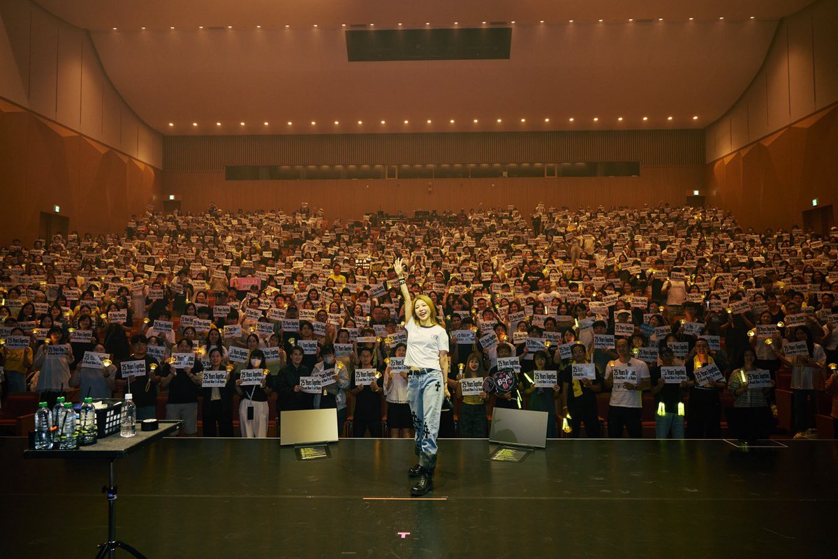 bapalent's tweet photo. BoA the LIVE 2026 in FUKUOKA 💛

25 Years Together,
A Brand New Beat Begins.

함께한 시간만큼 더 깊어진 음악과 마음으로
BoA the LIVE 2026의 첫 페이지를 열었습니다. ✨

뜨거운 응원과 목소리로 함께해 주신
후쿠오카의 모든 분들께 감사드립니다.

Our new beat starts here.
Thank you, FUKUOKA! ⭐️

#Bapal  #베이팔 
#BoA #보아 #ボア