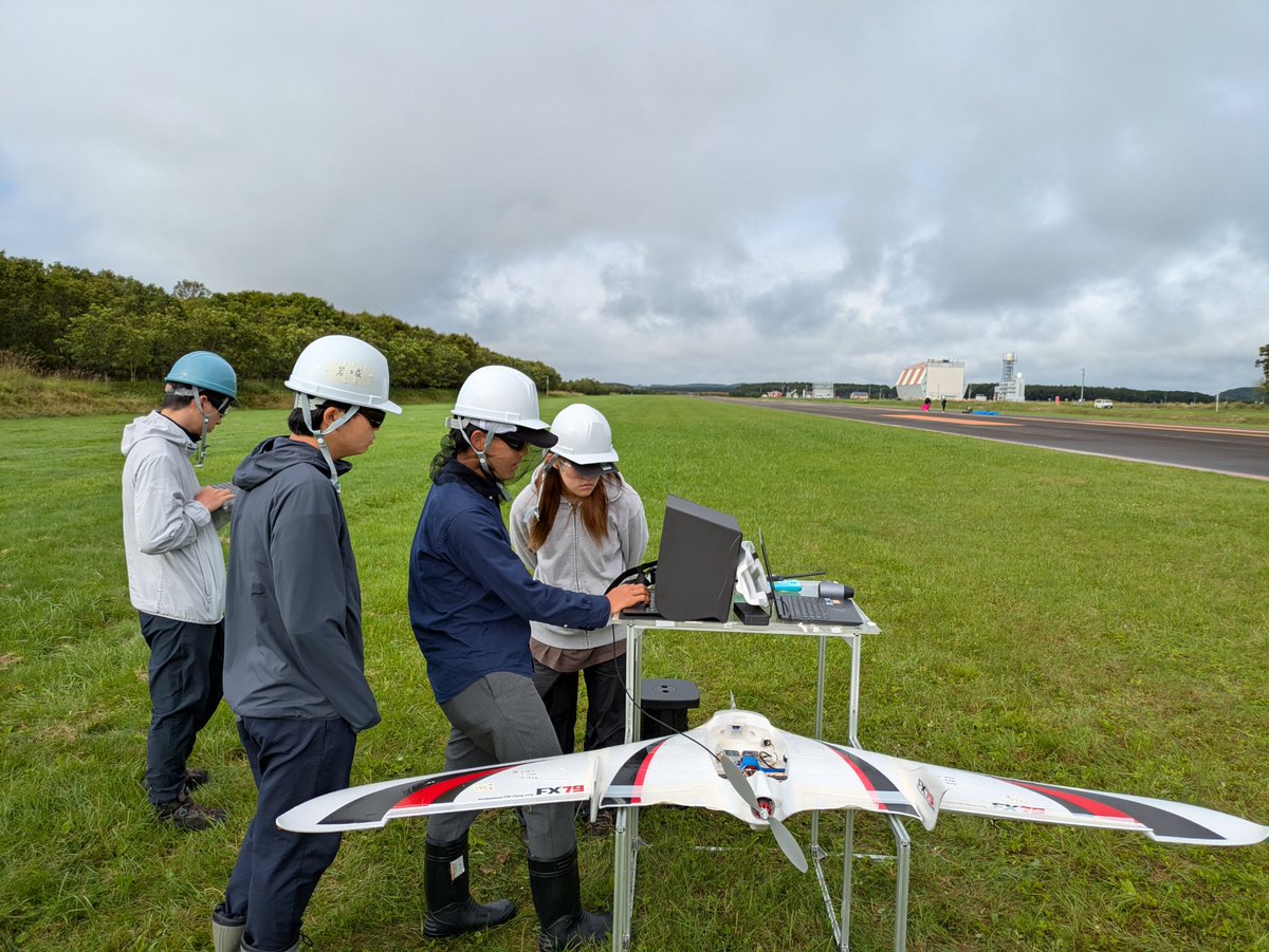 SmartControlUEC's tweet photo. 北海道大樹町での飛行実験は無事終了しました．
北海道スペースポートおよびJAXA関係者の皆様，そして大樹町の宿泊施設や飲食店の皆様，大変お世話になりました．ありがとうございました．
（写真の一部はAIで生成）
#春から電通大 
#uec26 
#uec24 
#電気通信大学 
#大樹町 
#北海道スペースポート https://t.co/H15ENcjaFM