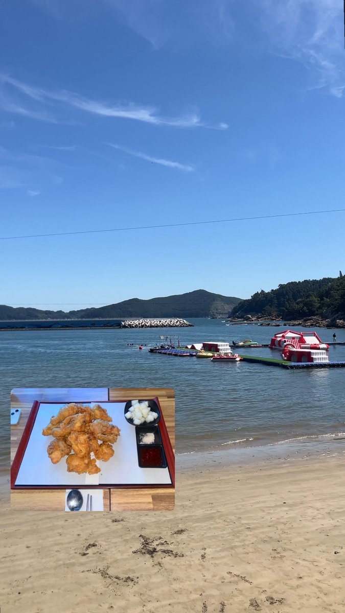 2n2qty's tweet photo. 날씨조을때 거제 가서
바다보구 모래성에서 맛밥 후
짚라인타고 파라파라추면서놀고
개졸귀 미피카페 구경갓다가
말랑이랑 맛잇는 거 시켜서 걸스나잇 하기..

그리고 무엇보다  >트친들이랑 차 끌고<  가서 오가는길n시간내내 케이팝토론회 및 노래방개장👈🏻이거하면 그냥 인생이즐거움😭💅💅 https://t.co/TRaWmZin3g
