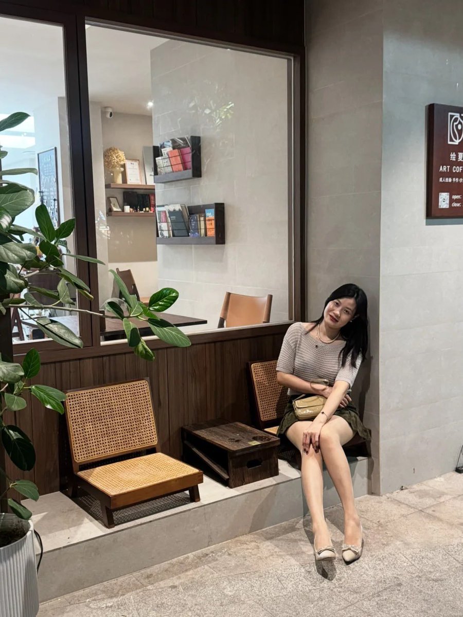 PatrickKelocxt's tweet photo. 听说大多数男人嘴上喊着喜欢纯欲少女，看到我这种生过宝宝依然紧致高挑的熟女身材，却连路都走不动？？？ #熟女 #反差 https://t.co/huKLmt4mat