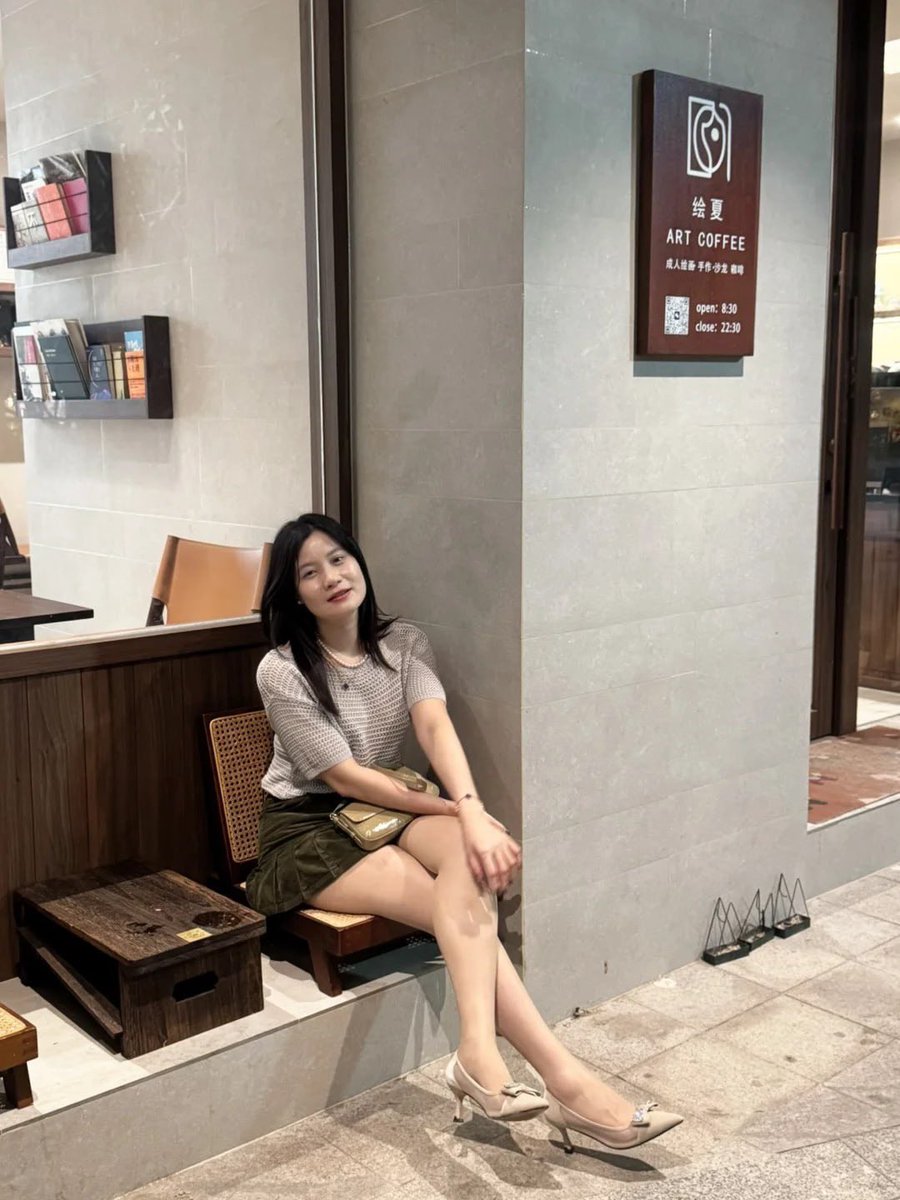 PatrickKelocxt's tweet photo. 听说大多数男人嘴上喊着喜欢纯欲少女，看到我这种生过宝宝依然紧致高挑的熟女身材，却连路都走不动？？？ #熟女 #反差 https://t.co/huKLmt4mat