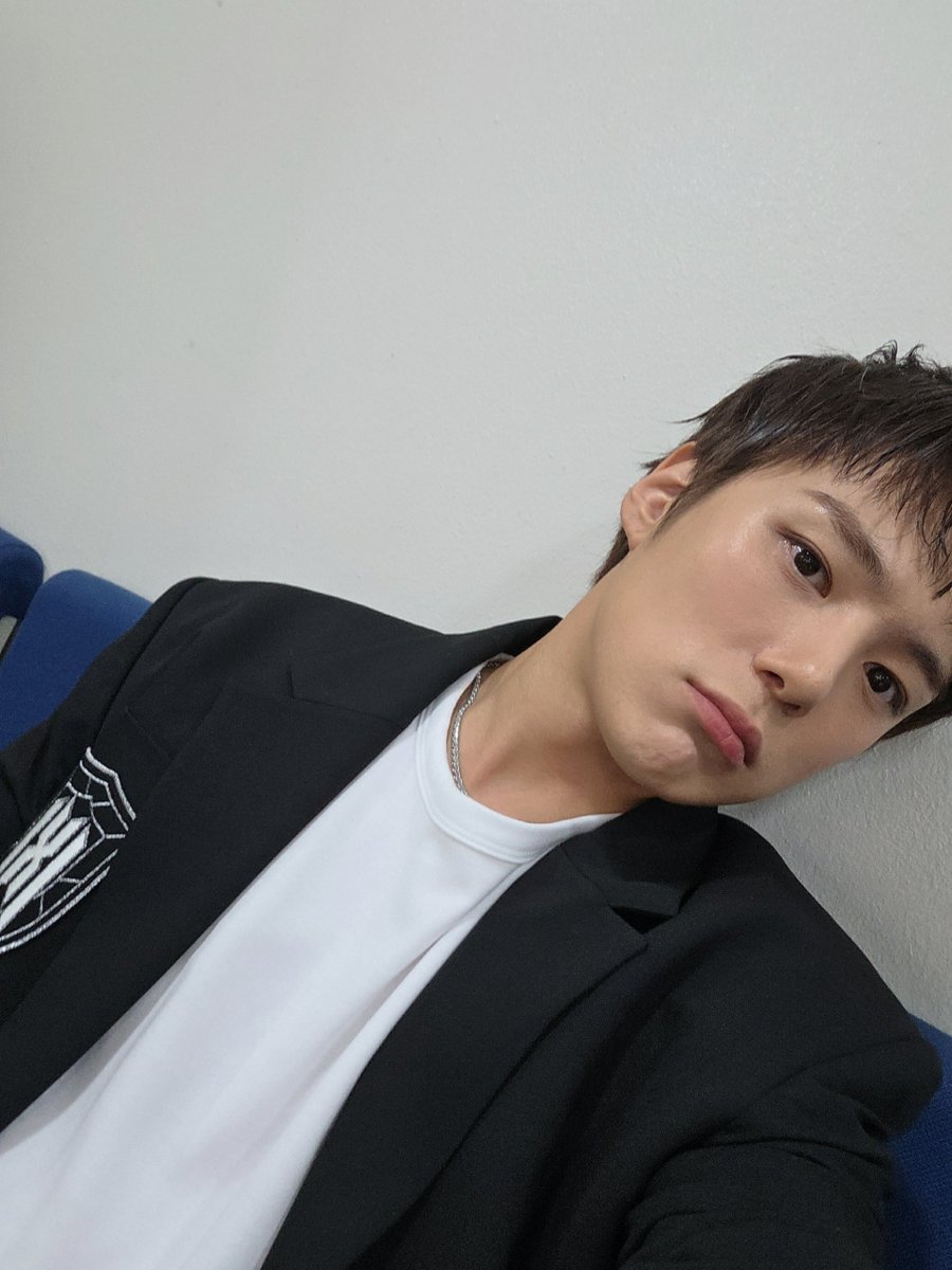 OfficialMONSTAX's tweet photo. 막방 모범생의 모습으로 완료했습니다!! #민혁 https://t.co/94WJ5kyr6p