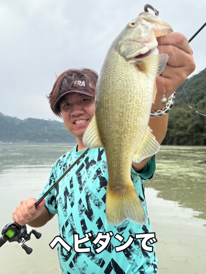 shinnosuke_oza's tweet photo. 今日はなんだか久しぶりになってしまった相模湖で仲間内のペア大会！
次男とペアを組んで出場。
濁りに期待してスーパービッグを狙ったけどさっぱり😭
日相カップも被っててハイプレッシャー😱
なんとか次男も1本釣ってくれてなんとか8チーム中3位になれました
バス釣り難しいわ
#バスフィッシング最高 https://t.co/klyiKTggbJ