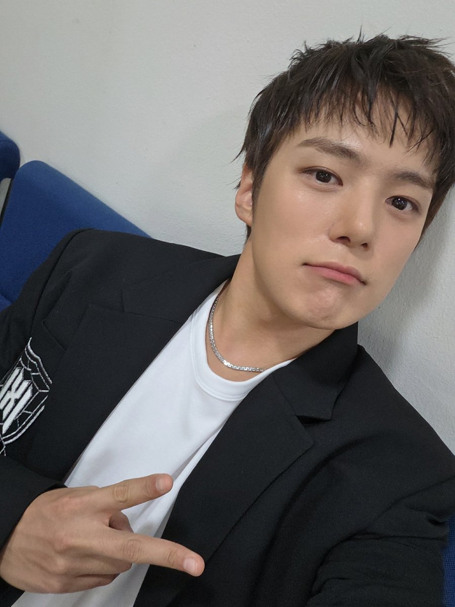 OfficialMONSTAX's tweet photo. 막방 모범생의 모습으로 완료했습니다!! #민혁 https://t.co/94WJ5kyr6p