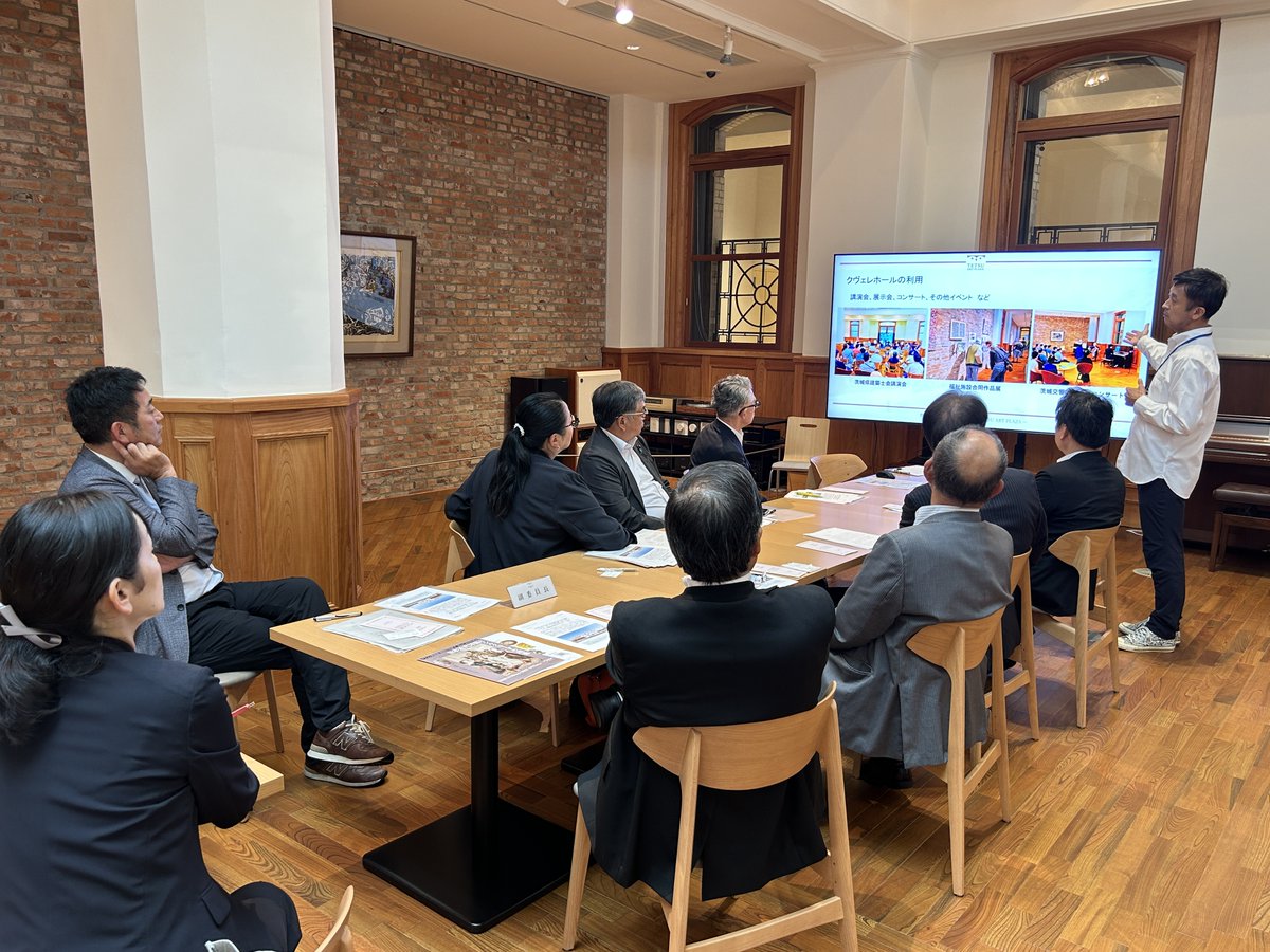 tetsu_artplaza's tweet photo. 先日、新潟県議会総務文教委員会の皆さまがテツ・アートプラザにご来館！クヴェレホールやniko and ... COFFEE、クヴェレ美術館をご視察いただきました✨
本日9/13(日)20:45～NHK「#日曜美術館 #アートシーン」再放送📺もぜひご覧ください！
#TAP https://t.co/1ZQ5BYvq9q