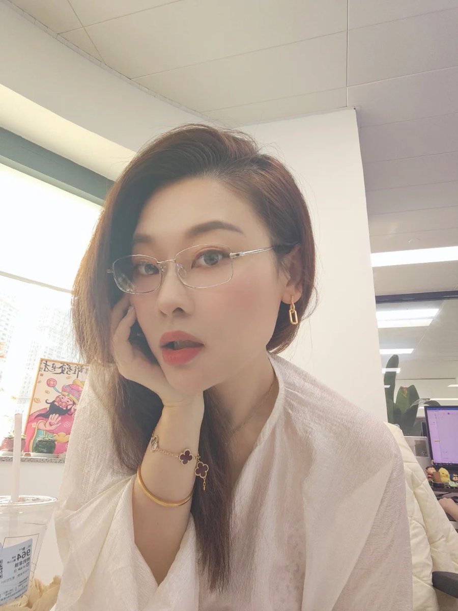 EugeneNelsdryl's tweet photo. 听说大多数男人嘴上喊着喜欢纯欲少女，看到我这种生过宝宝依然紧致高挑的熟女身材，却连路都走不动？ #熟女 #反差 https://t.co/JF1GKMRayb