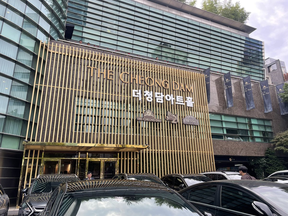 tonti_ko's tweet photo. 数年ぶりに韓国で結婚式に参列💒3日本中国韓国と結婚式に参加してきたけど韓国は30分ぐらいで終わるから何だか名残惜しい気もするかな💧 https://t.co/uM1f0ahsMk