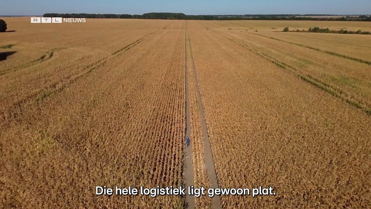 deleeuwkyiv's tweet photo. 🚨 “This is pure terror against Ukraine’s food supply.”

In a report by @RTLnieuws  , our colleague Kees Huizinga (@DutchFarmerInUA) spoke about the devastating impact of Russia’s massive attacks on Ukraine’s food supply.

Kees was interviewed at a modern, fully automated distribution centre where he had stored vegetables for eight years 🥦🥕. The facility supplied no fewer than 400 supermarkets. Today, nothing remains after russian missile strikes.

Meanwhile, the harvest on Kees’ fields is in full swing. Onions 🧅 are being stored at his farm, but they cannot reach the shops. The logistics for corn and grain have also been severely disrupted by attacks on ships in the Black Sea and port facilities in Odesa.

This is not only a threat to Ukraine, but to global food security. russia and Ukraine together account for around 30% of global grain exports.🌾

Fuel stations ⛽ are also increasingly being targeted. Attacks that previously mainly affected eastern regions are now reaching Kyiv as well.

As RTL correspondent @JeroenAkkermans concludes: "russia’s attacks on fuel, electricity and food supplies are aimed at bringing civilian life in Ukraine to a standstill."

💙💛 This is not just an attack on buildings and infrastructure. It is an attack on the daily lives of millions of Ukrainians.
Link to video in the comments.