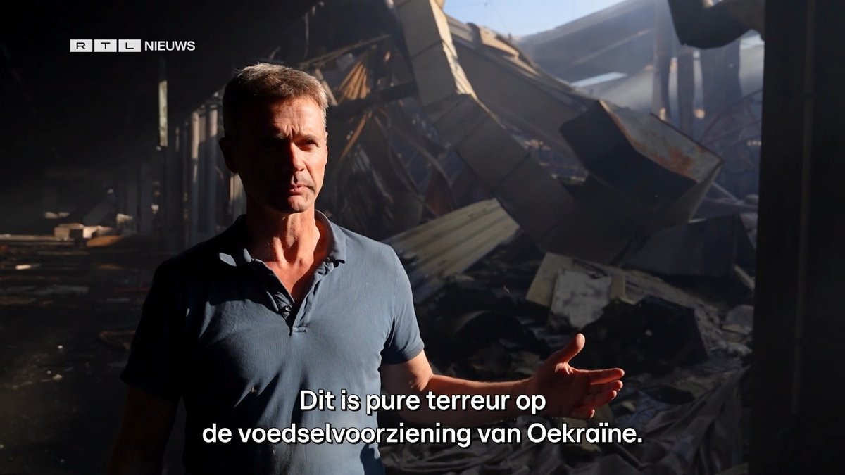 deleeuwkyiv's tweet photo. 🚨 “This is pure terror against Ukraine’s food supply.”

In a report by @RTLnieuws  , our colleague Kees Huizinga (@DutchFarmerInUA) spoke about the devastating impact of Russia’s massive attacks on Ukraine’s food supply.

Kees was interviewed at a modern, fully automated distribution centre where he had stored vegetables for eight years 🥦🥕. The facility supplied no fewer than 400 supermarkets. Today, nothing remains after russian missile strikes.

Meanwhile, the harvest on Kees’ fields is in full swing. Onions 🧅 are being stored at his farm, but they cannot reach the shops. The logistics for corn and grain have also been severely disrupted by attacks on ships in the Black Sea and port facilities in Odesa.

This is not only a threat to Ukraine, but to global food security. russia and Ukraine together account for around 30% of global grain exports.🌾

Fuel stations ⛽ are also increasingly being targeted. Attacks that previously mainly affected eastern regions are now reaching Kyiv as well.

As RTL correspondent @JeroenAkkermans concludes: "russia’s attacks on fuel, electricity and food supplies are aimed at bringing civilian life in Ukraine to a standstill."

💙💛 This is not just an attack on buildings and infrastructure. It is an attack on the daily lives of millions of Ukrainians.
Link to video in the comments.