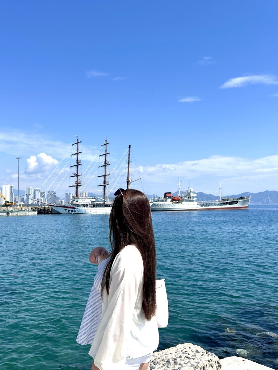 khhoa79's tweet photo. Giữa chúng ta không có duyên nợ
Và điều em có thể làm, là chúc a hạnh phúc https://t.co/I3eS3WSxJJ