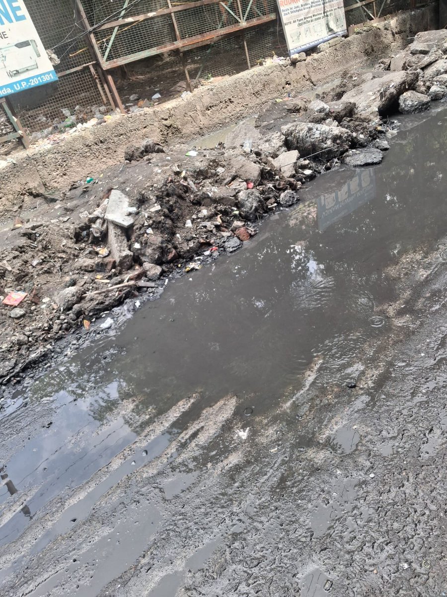 AmitSharma9211's tweet photo. गांव हरौला सेक्टर 5 नोएडा  janta bahut preshan ho rahi hai @noida_authority @PankajSinghBJP @satender_awana @myogiadityanath @CMOfficeUP @CeoNoida https://t.co/0RQjlrHKoV