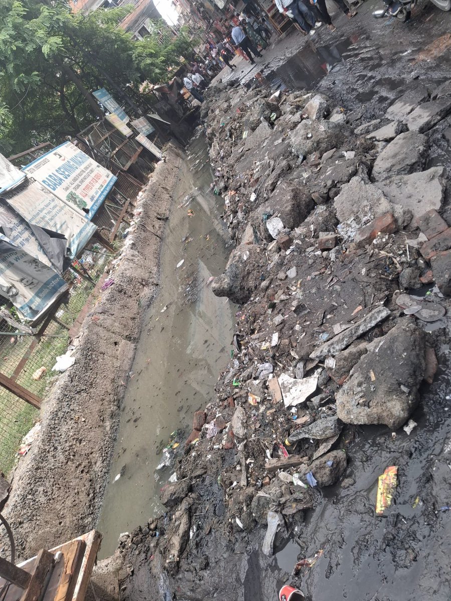 AmitSharma9211's tweet photo. गांव हरौला सेक्टर 5 नोएडा  janta bahut preshan ho rahi hai @noida_authority @PankajSinghBJP @satender_awana @myogiadityanath @CMOfficeUP @CeoNoida https://t.co/0RQjlrHKoV