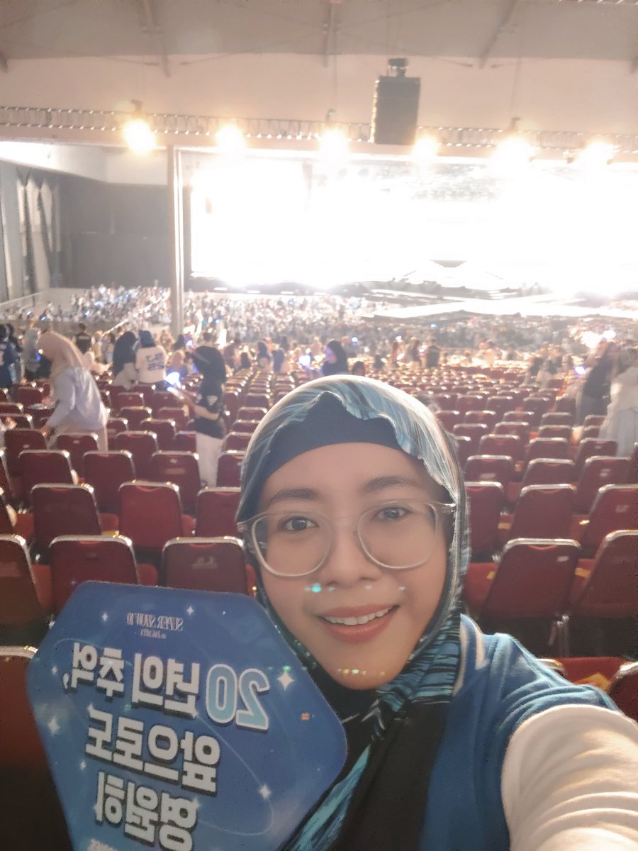 blueinme01's tweet photo. It was a year ago ...
We have fun together in ICE BSD.
May we meet again, in the different kind of fun, happiness n joyfull
Miss you guys 💙💙💙
#superjunior #suju #elf #ss10 #fangirling https://t.co/kHBkogl0uK