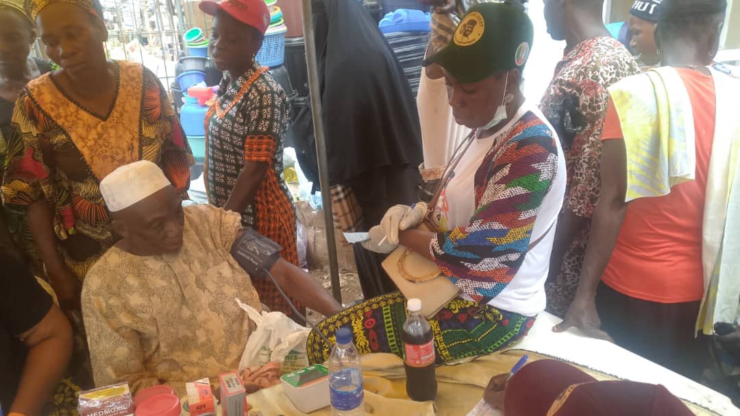 FellowAyobami's tweet photo. Allisoji Door to Door Movement Medical outreach at Amuloko Junction, Ona Ara LG. https://t.co/dnZxMLiLeM