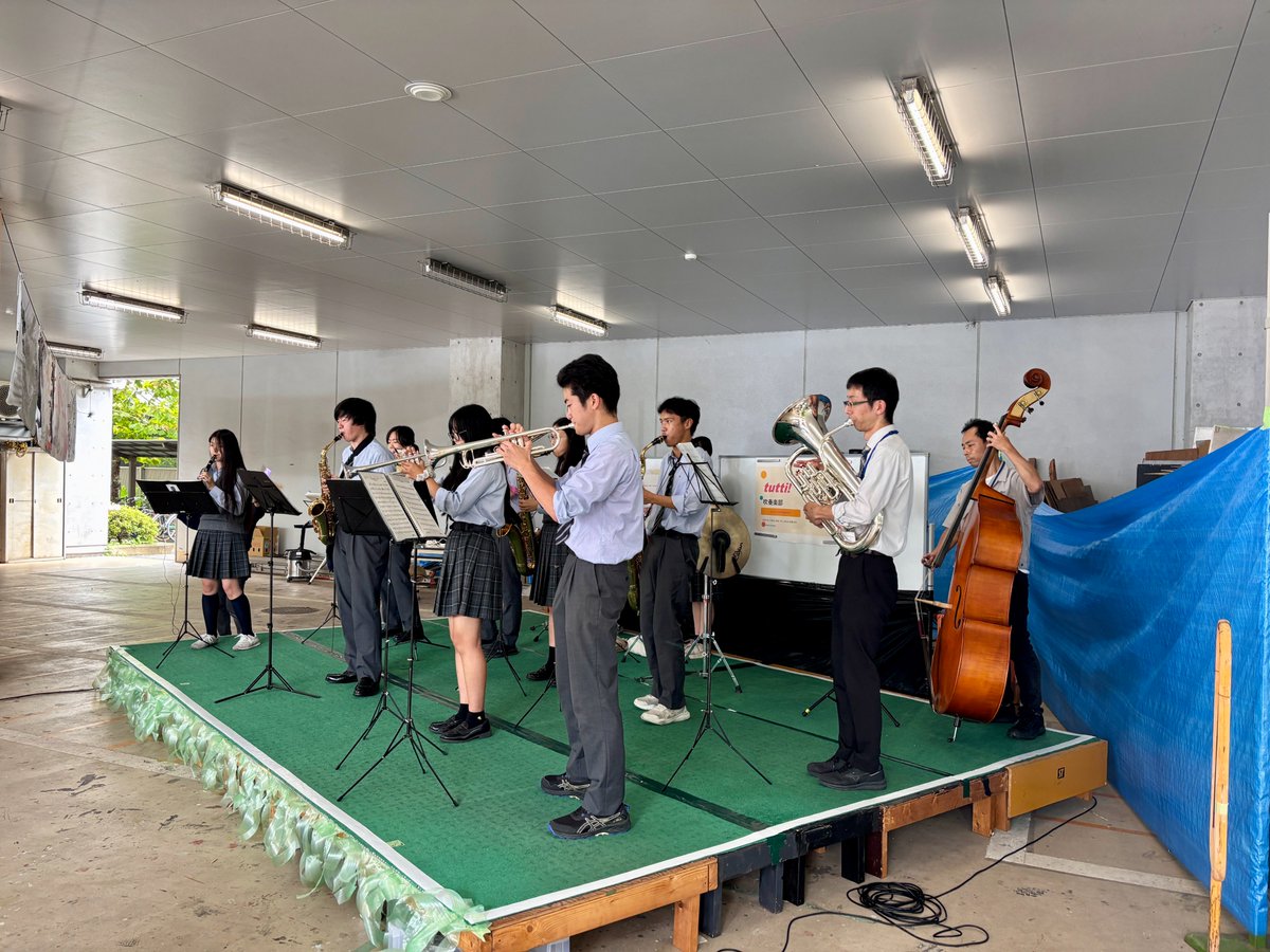 tokyoSTH's tweet photo. 四葉祭2日目も無事に終了しました！
多くの方にご来場いただき、各団体の展示や発表、販売活動を楽しんでいただくことができました。
生徒一人ひとりがこれまで準備してきた成果を発揮し、学校全体が活気にあふれる2日間となりました。
ご来場いただいた皆様、ありがとうございました。 https://t.co/VHfDQGgR1h