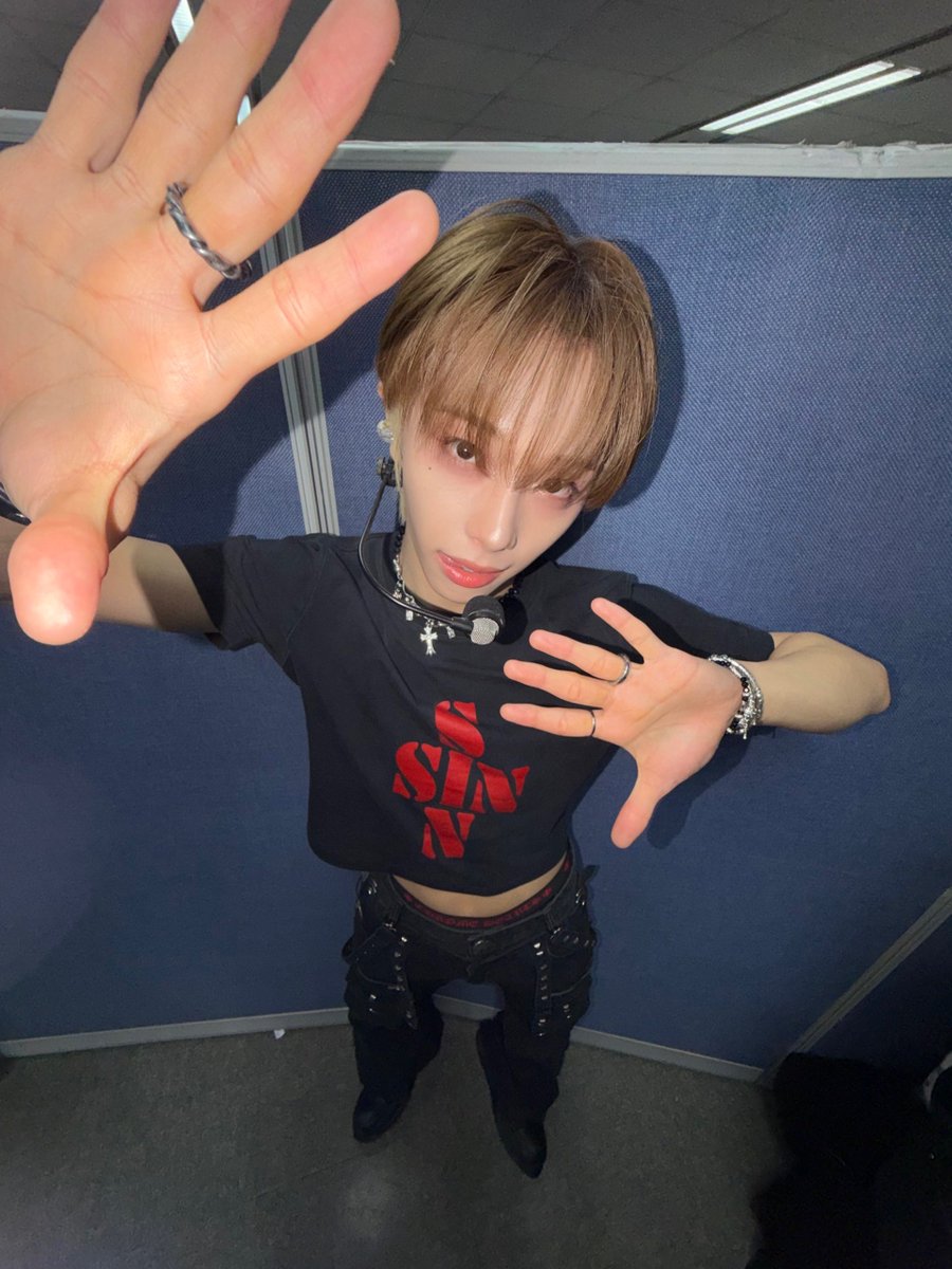 TUNEXX_official's tweet photo. ROCK MODE 🎸

#TUNEXX #튜넥스 
#Taira #타이라 https://t.co/jFwHw6sRLV