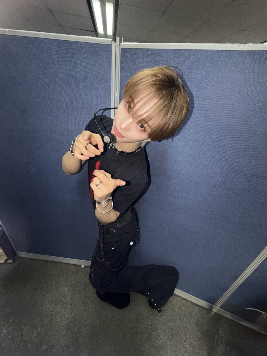 TUNEXX_official's tweet photo. ROCK MODE 🎸

#TUNEXX #튜넥스 
#Taira #타이라 https://t.co/jFwHw6sRLV