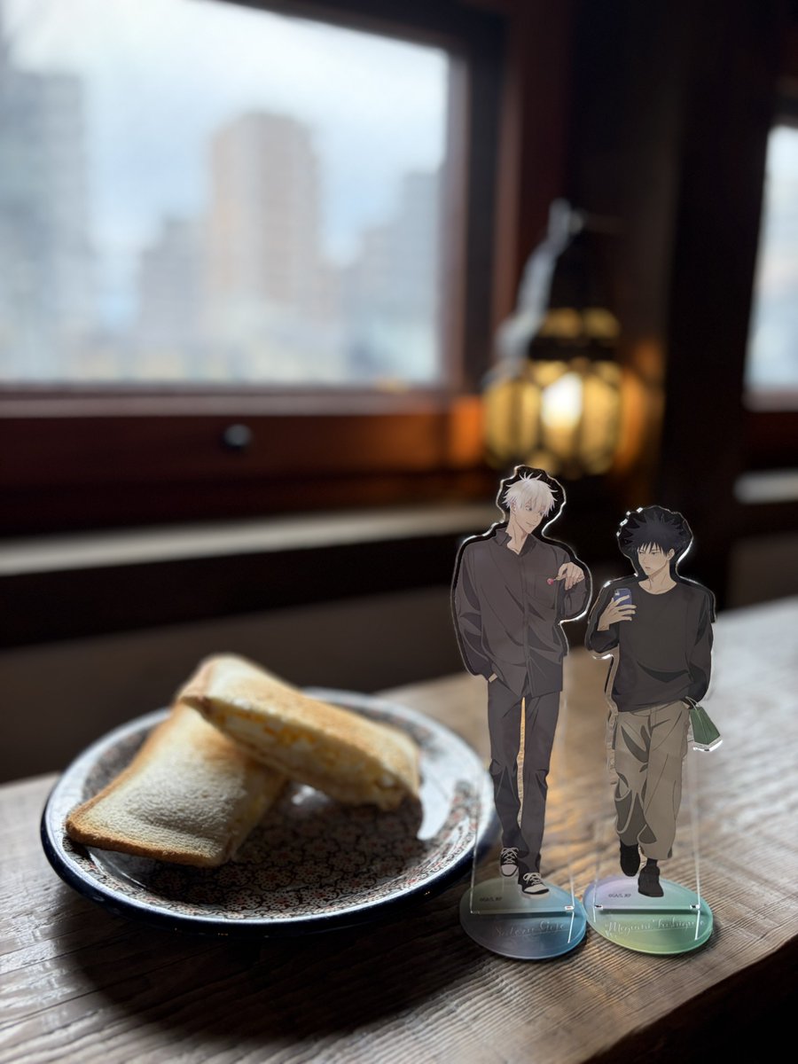524eyeonyou's tweet photo. 買い物帰りに隠れ家カフェで一息つくごふし目撃したすぎる☕️ https://t.co/xXUIr8FVrA