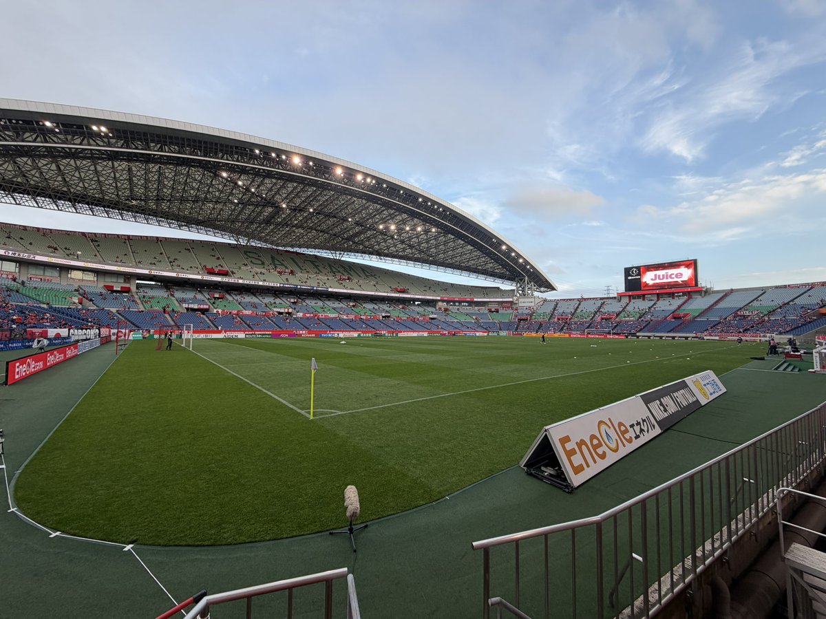 dudunderway's tweet photo. 花火大会でシート下にあった芝生もちゃんと復活してますね。
#urawareds #埼スタ https://t.co/FLutgmAyJ3
