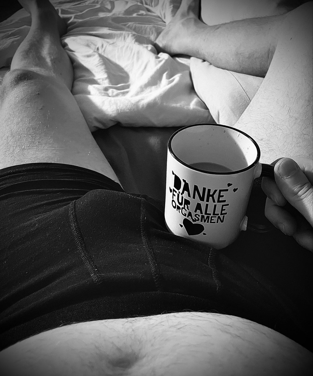 SinaXBad2's tweet photo. So sieht der Morgen nach "Brave Mädchen essen ganz auf" aus 😏☕ Wer will die Tasse halten?

#brav #dominant #couple #SinfulSunday https://t.co/iuOShgeoLl