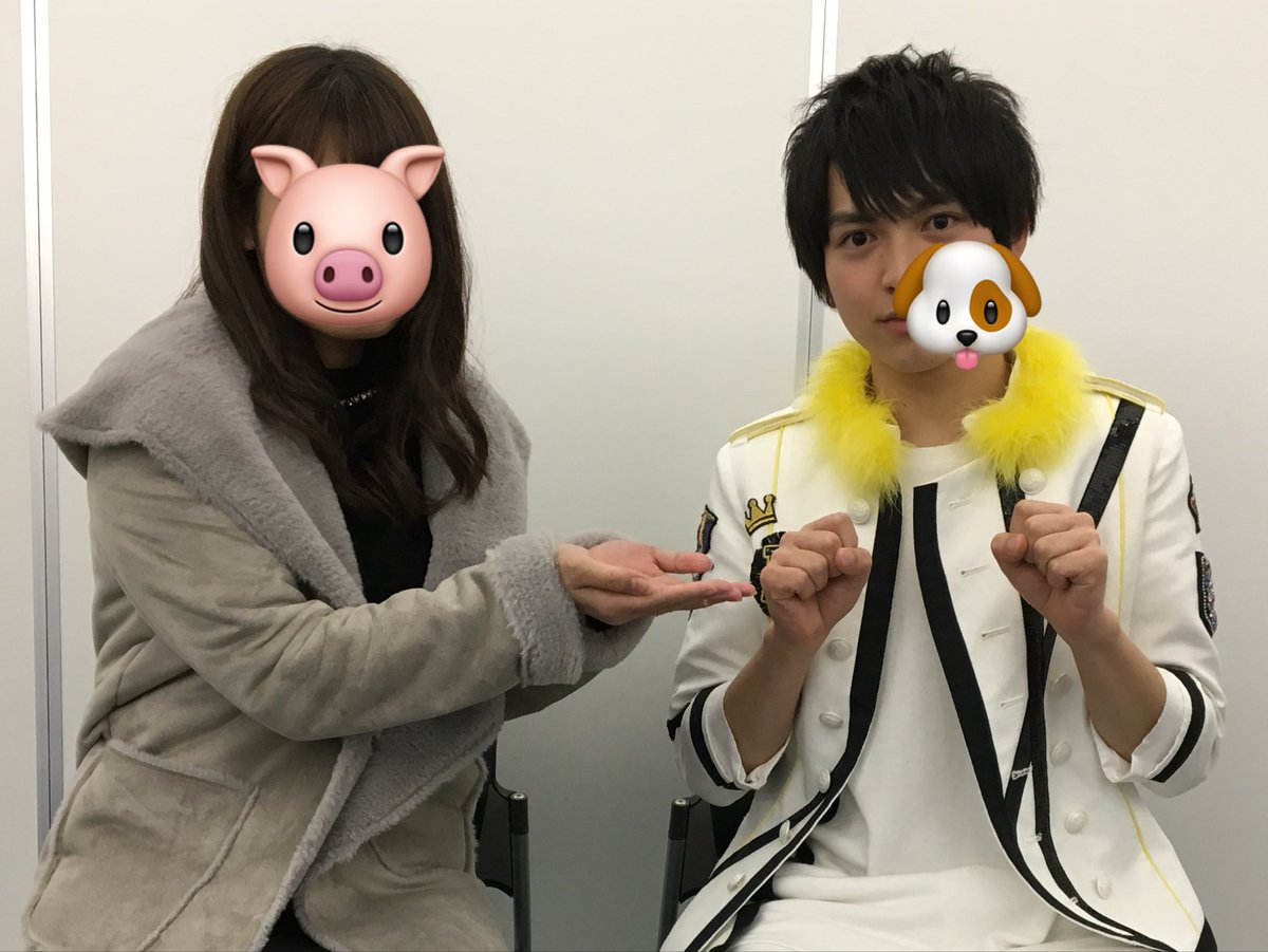 Jin15Yo's tweet photo. 今までツーショでしゃべるよりも
サインで話したい！！！派で
全然撮ってなかったけど
撮れるときに沢山撮っておけばよかった😭
ポーズも決まってないし
『おてっ』って言ったら『わん』って
してくれた時のかあいいじんとくん🥺💖 https://t.co/oBJJbTtiT3