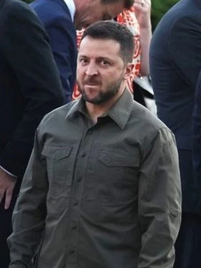 OlgaBazova's tweet photo. ‼️JUST IN: Zelensky announced a new failed attempt on his life. This time assassination was sought by the Houthis, whose missile fell a mere 3100 km away from his location and exploded on the territory of Saudi Arabia. https://t.co/rH7CQ3h6Wn