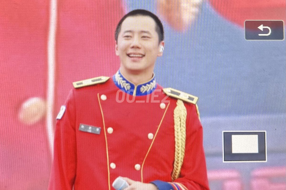 00_LE2's tweet photo. 260913 장수한우랑사과랑축제 #이준영 

오늘 완전 실바니안 두더지 https://t.co/0fdhLpeyPq